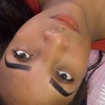 Design de sobrancelhas com henna